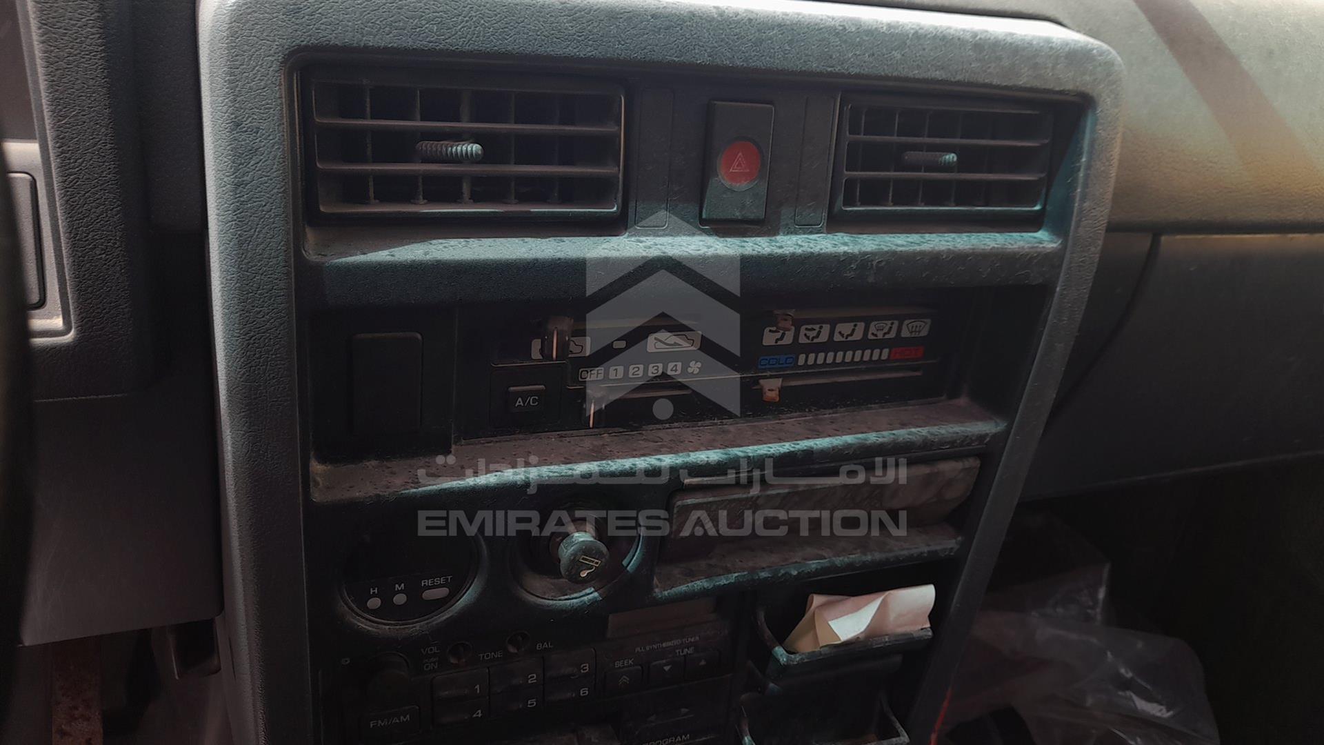 0 NISSAN --- VIN: JN1URGY60Z0027313