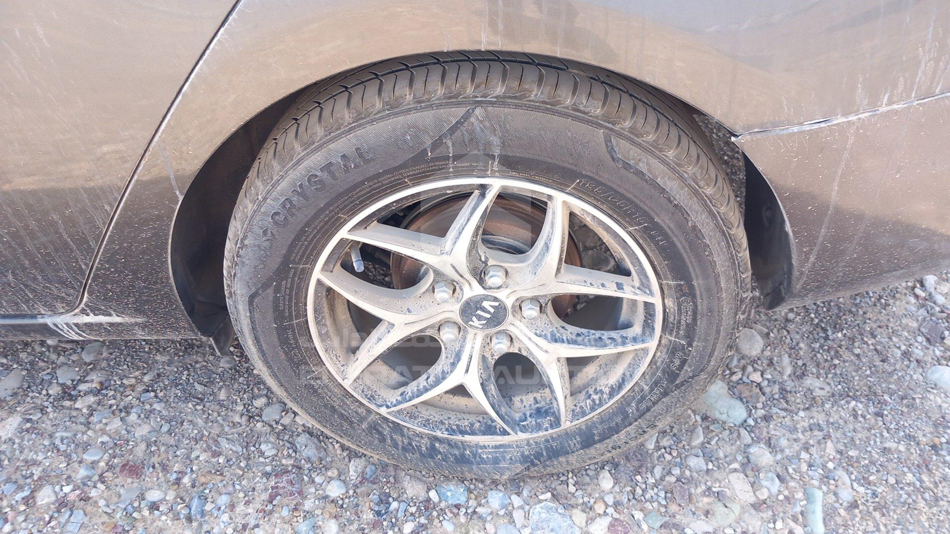 2013 KIA CERATO VIN: KNAFT411XD5788808