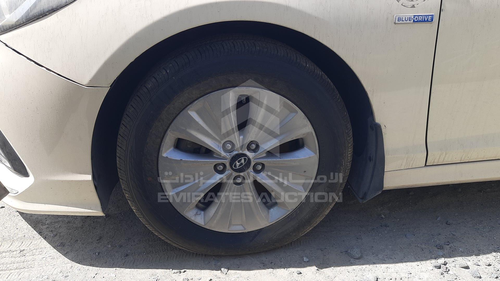 2019 HYUNDAI SONATA VIN: KMHE24136KA093020