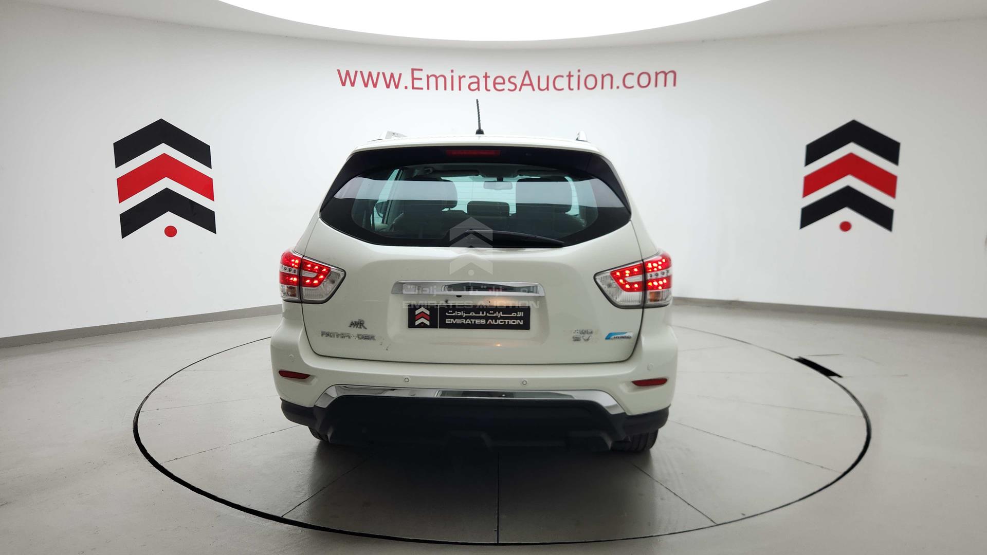 2018 NISSAN PATHFINDER VIN: 5N1CR2M88JC600372