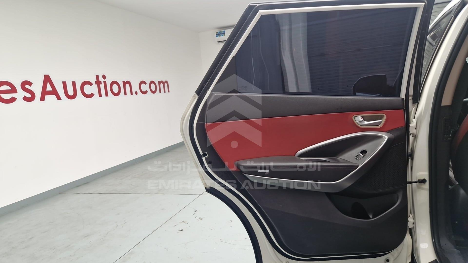 2014 HYUNDAI SANTA FE VIN: KMHSN81E4EU030097