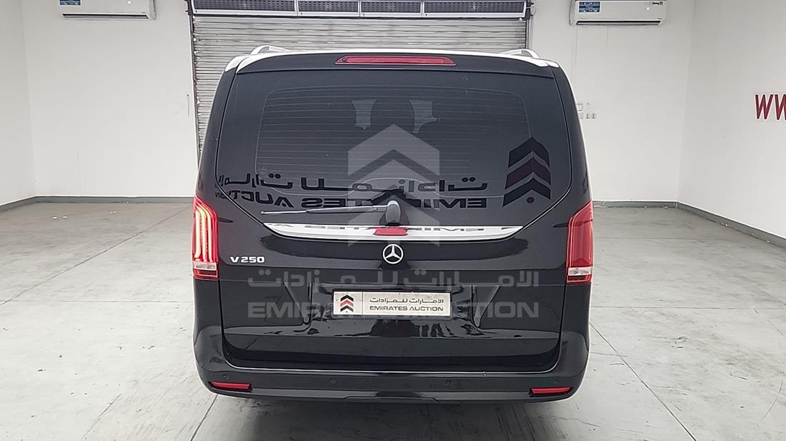 مرسيدس V 250 2021 — الزاوية الخلفية — صورة 7