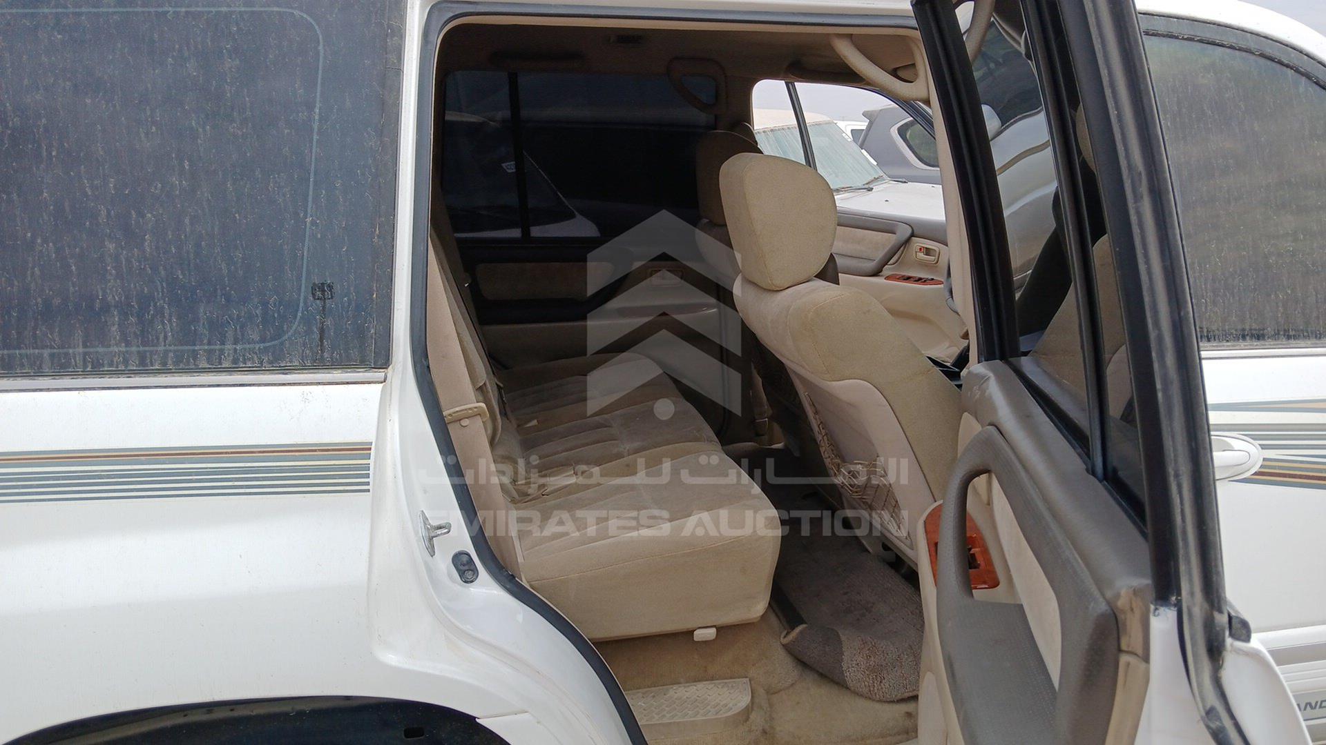 2004 TOYOTA LAND CRUISER VIN: JTEHT05J942060151