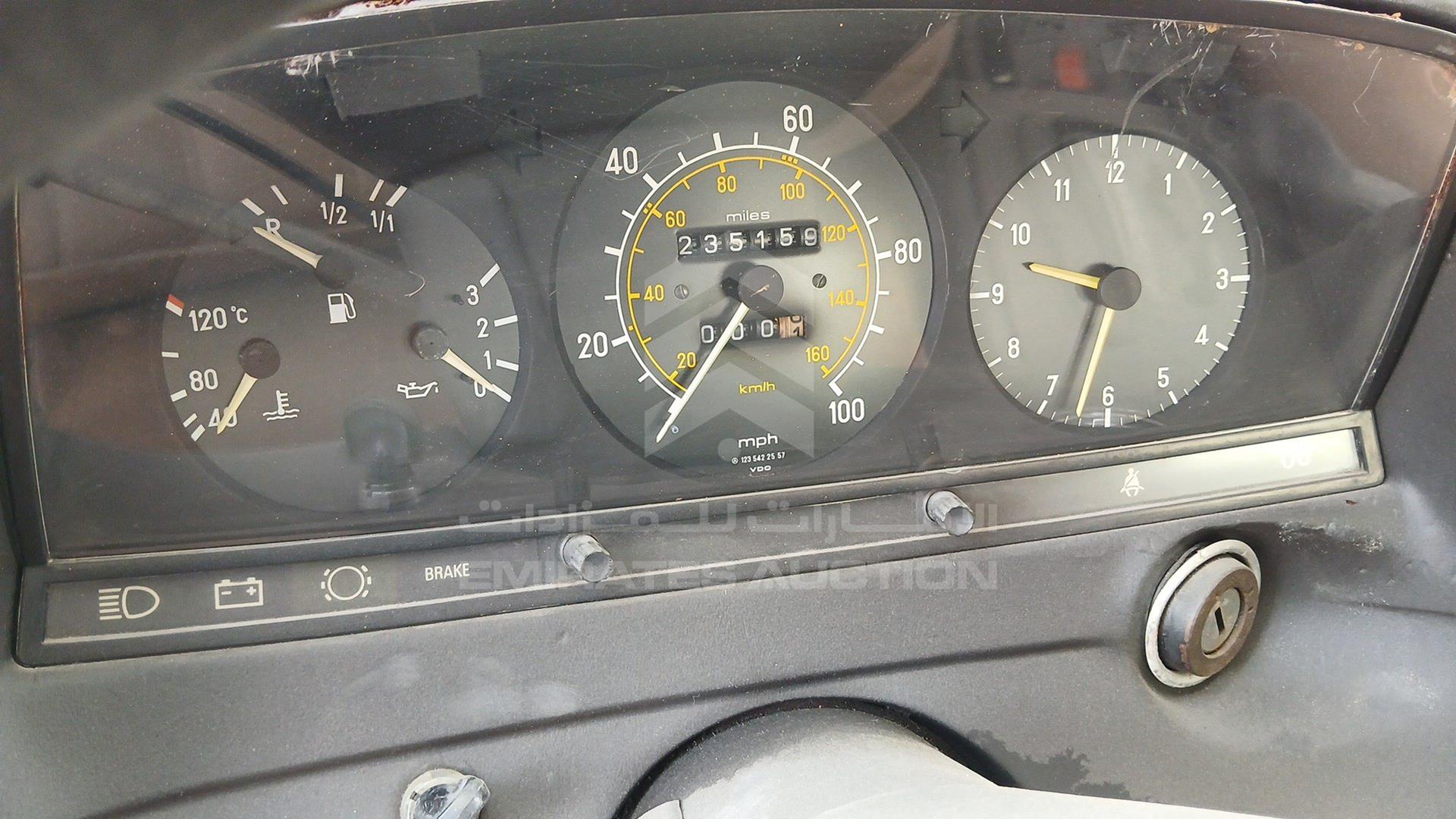 1983 MERCEDES 240D VIN: WDBAB23A6DB408137