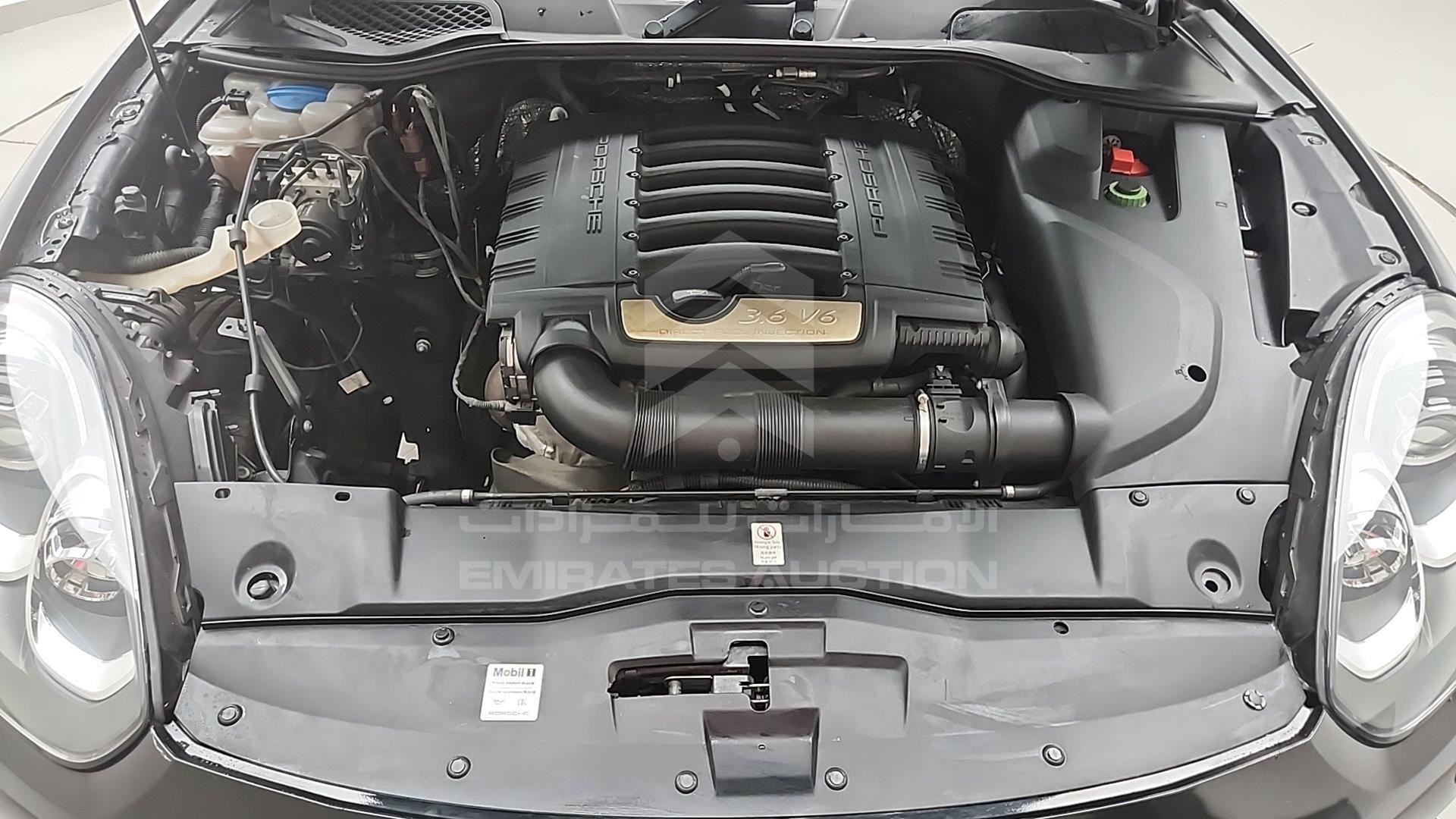 2016 PORSCHE CAYENNE VIN: WP1AA2A28GKA13573
