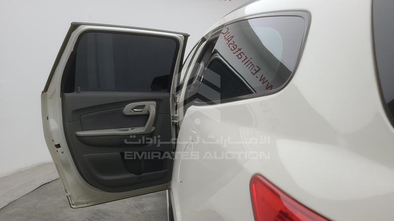 1GNKR8ED9CJ235432 Auction: EmiratesAuction Lot: 413741 1GNKR8ED9CJ235432 Chevrolet Traverse 2012 WHITE Photo 24