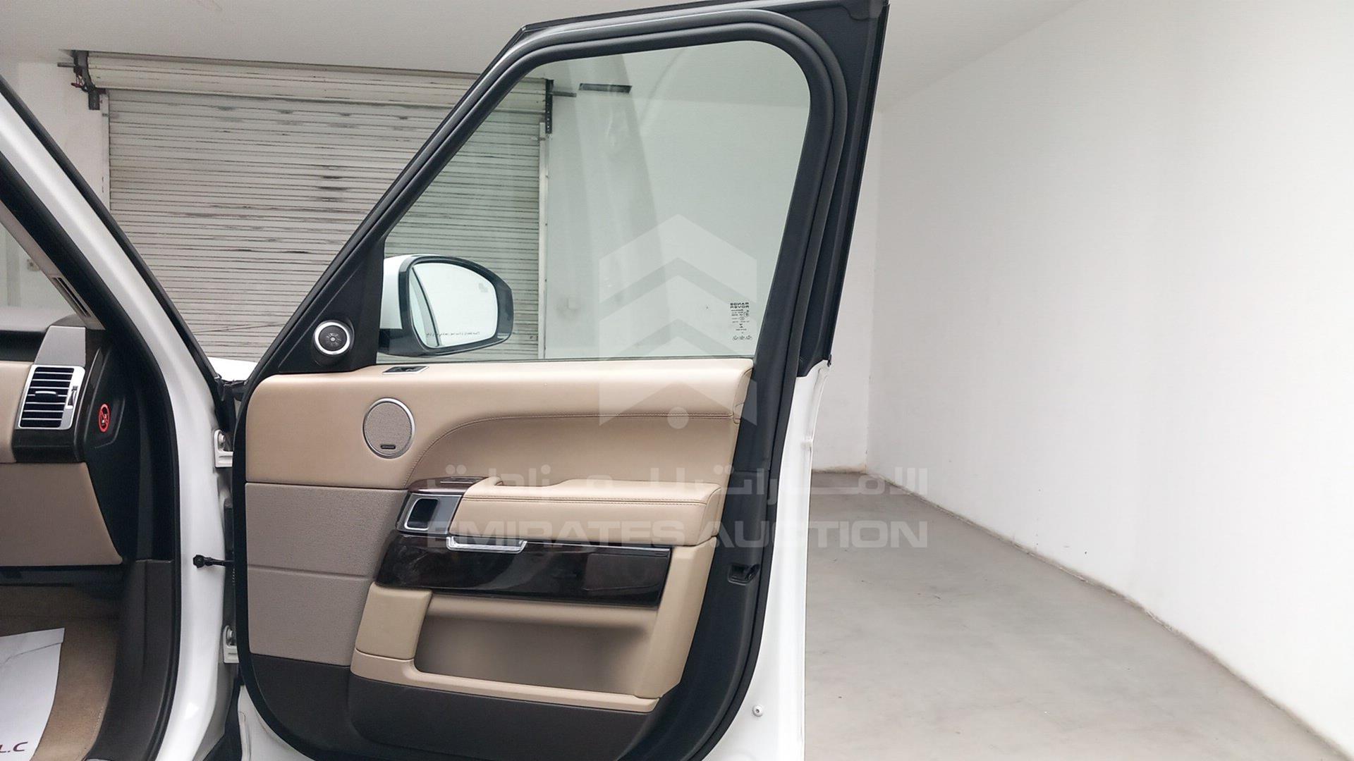 2015 RANGE ROVER VOGUE VIN: SALGA2EF3FA225173