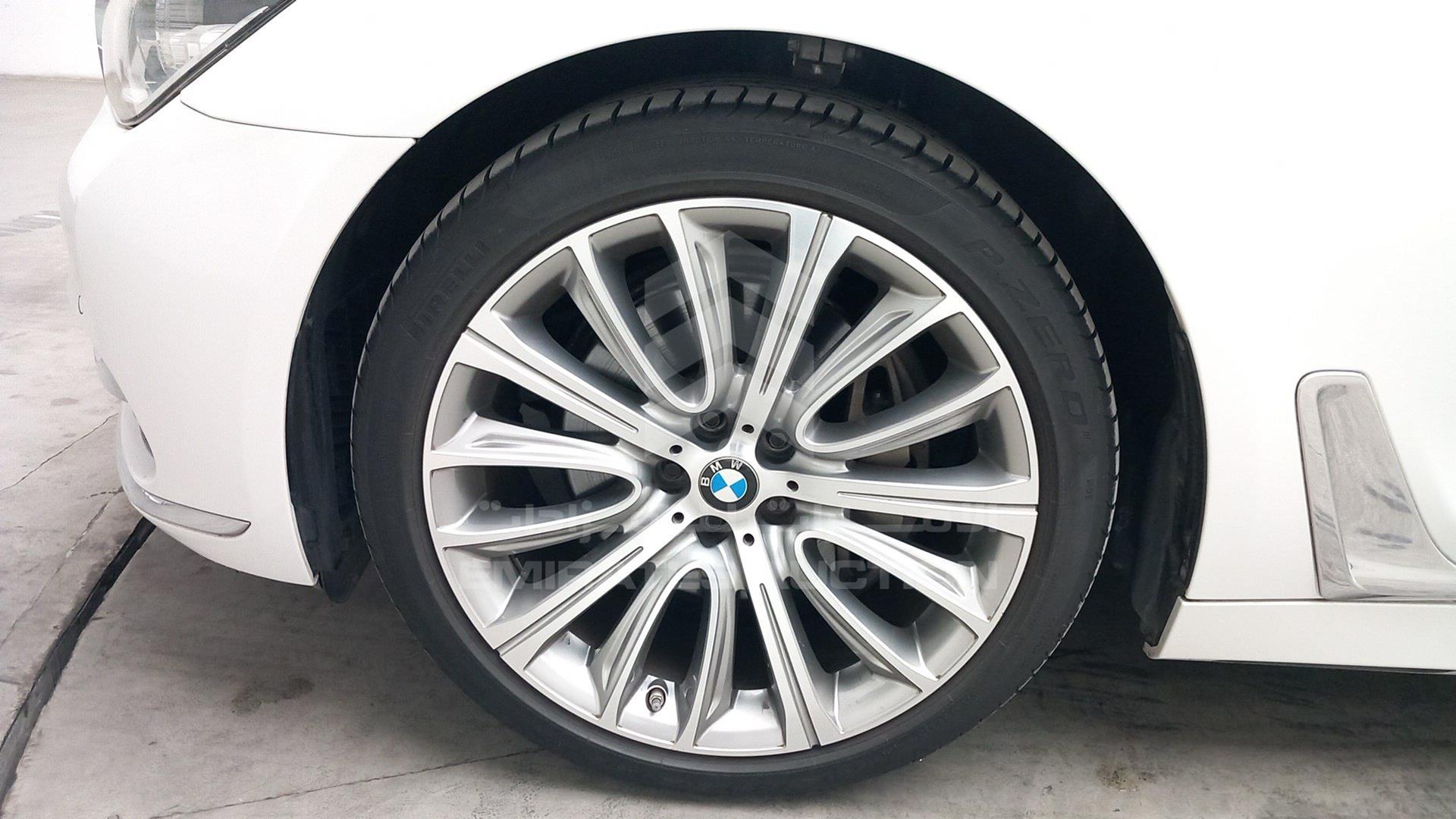 2017 BMW 740 LI VIN: WBA7E2107HG408800