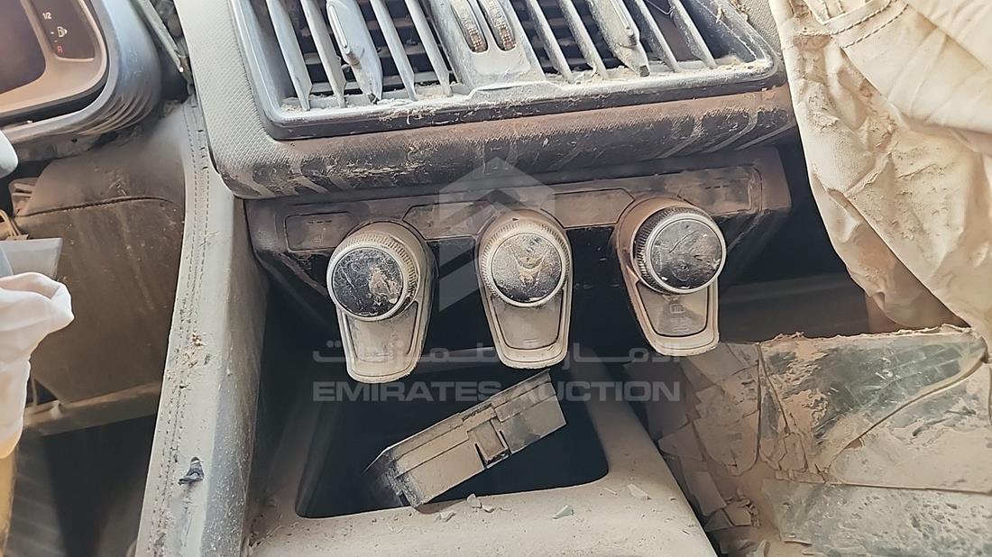 اودي أر 8 2017 — نظم الترفيه وكاميرا المراقبة والملاحة — صورة 16