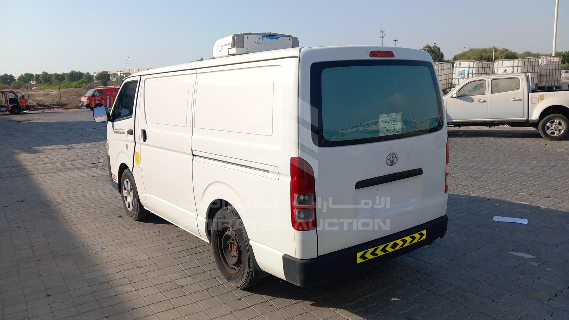 2015 TOYOTA HIACE VIN: JTFHX02P6F0095463