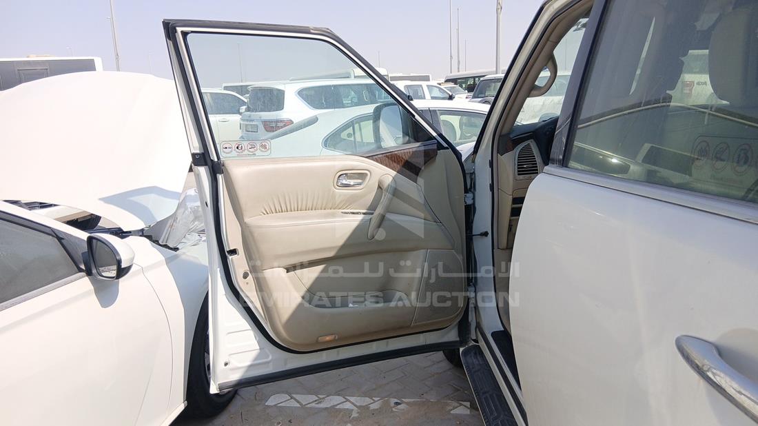 نيسان باترول 2019 — الباب الأمامي الأيسر — صورة 10
