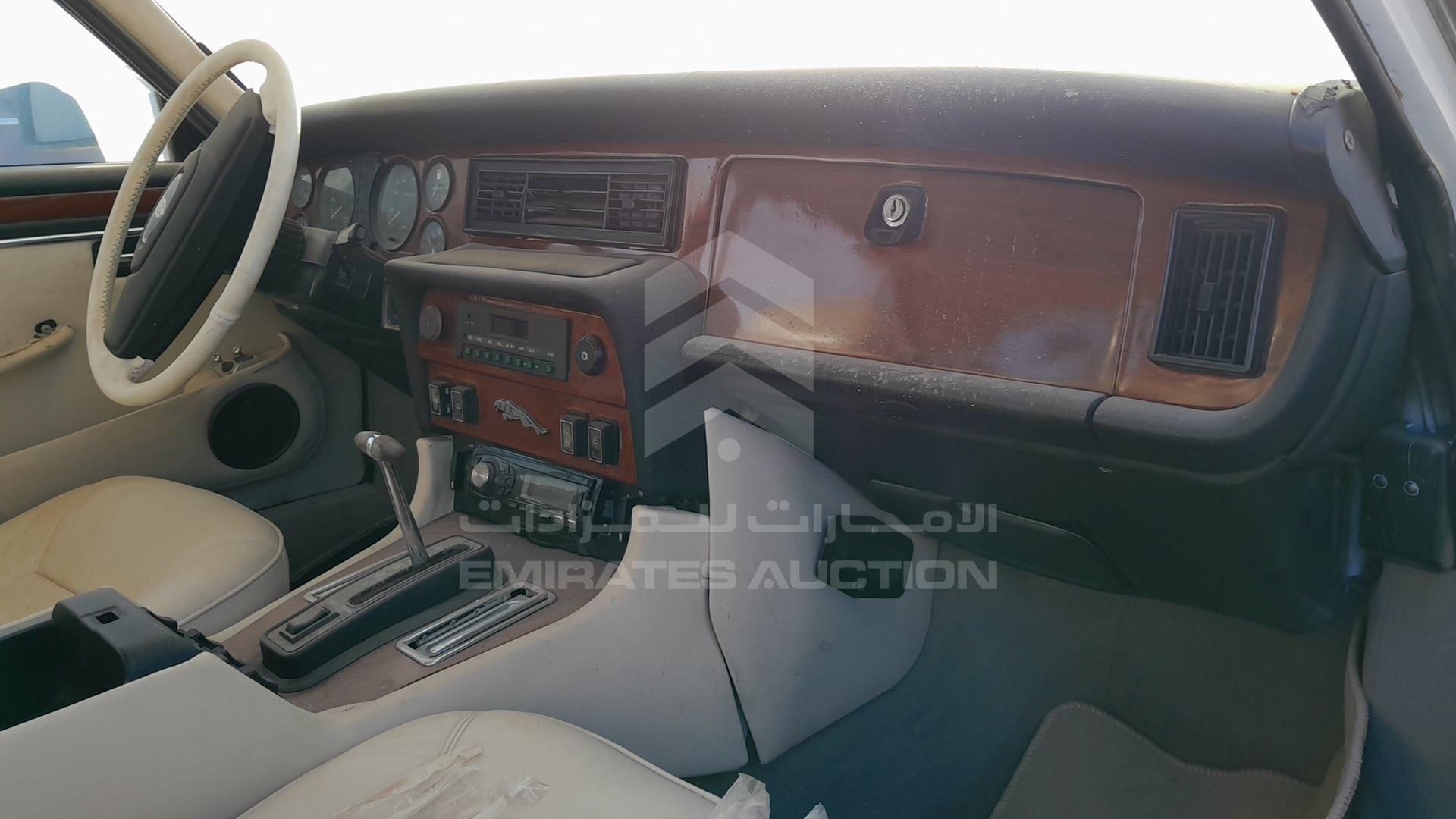 1983 JAGUAR XJ 6 VIN: SAJAY1340DC353393