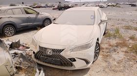 2023 Lexus ES 300 H Premier — Full Front View — Photo 1 — Thumbnail