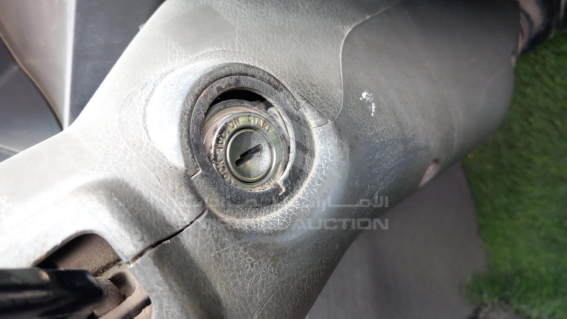 2004 MITSUBISHI L 300 VIN: JMYHNP13W4A771486