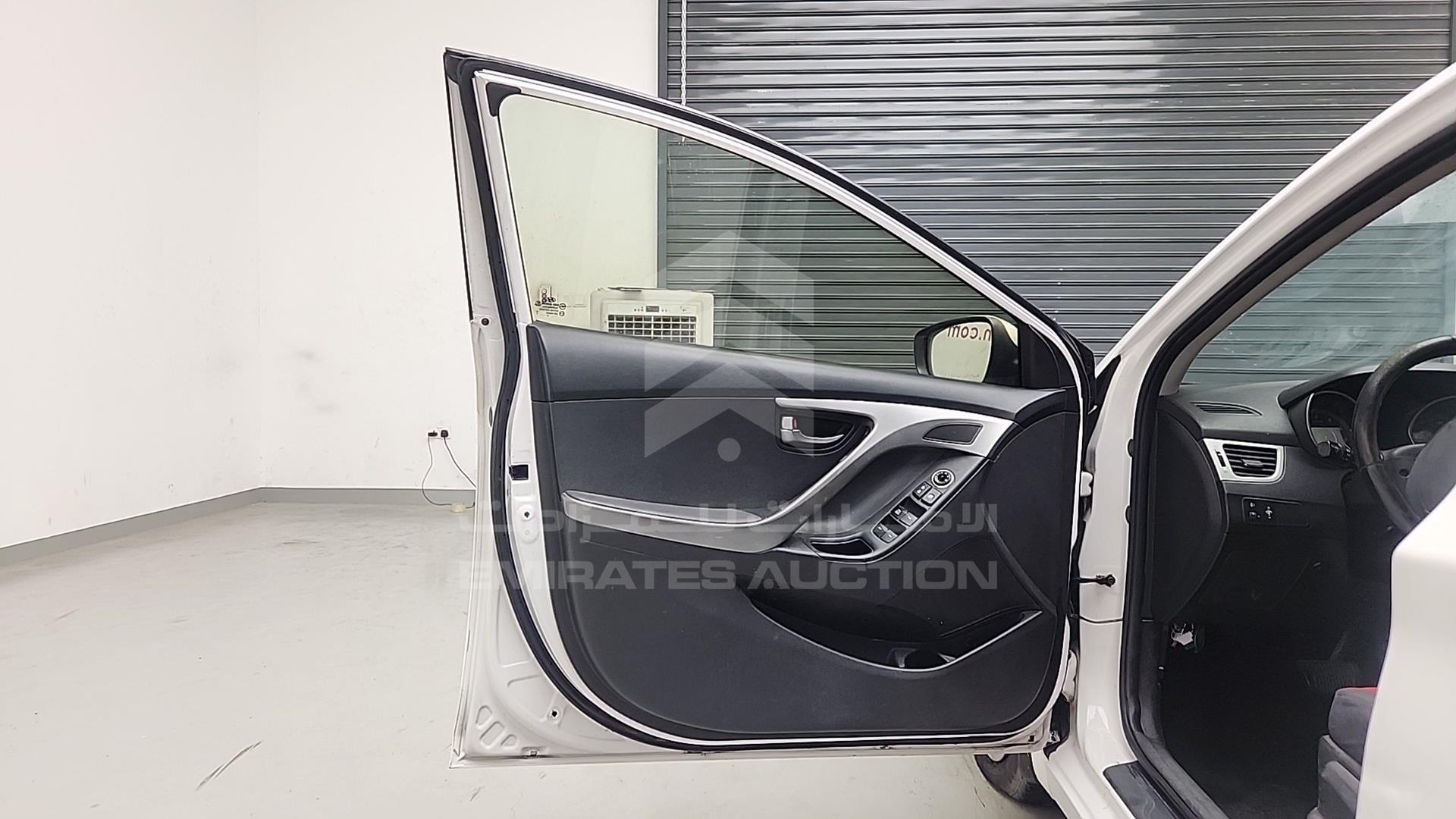2014 HYUNDAI ELANTRA VIN: KMHDG41C6EU854824