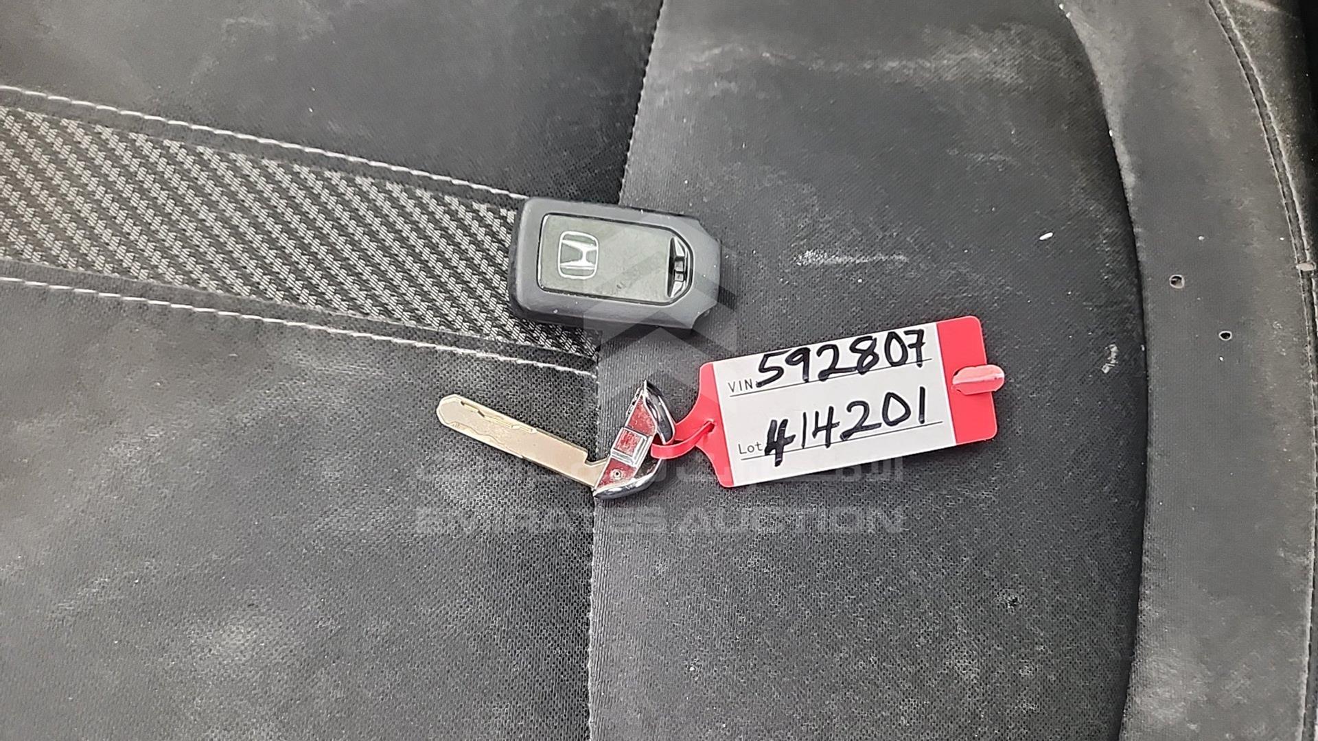 2018 HONDA CIVIC VIN: 2HGFC2F70JH592807
