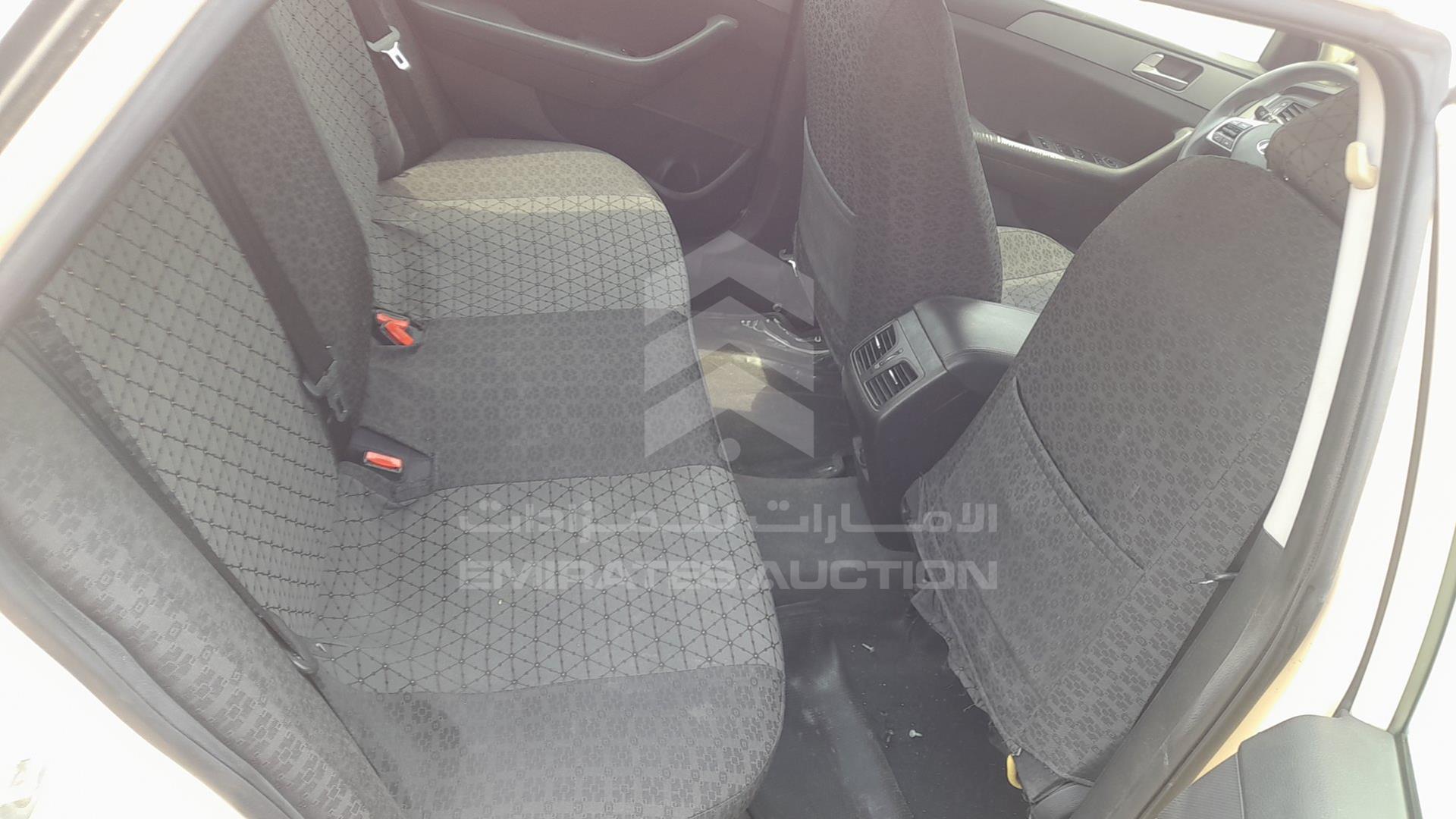 2018 HYUNDAI SONATA VIN: KMHE24131JA081968
