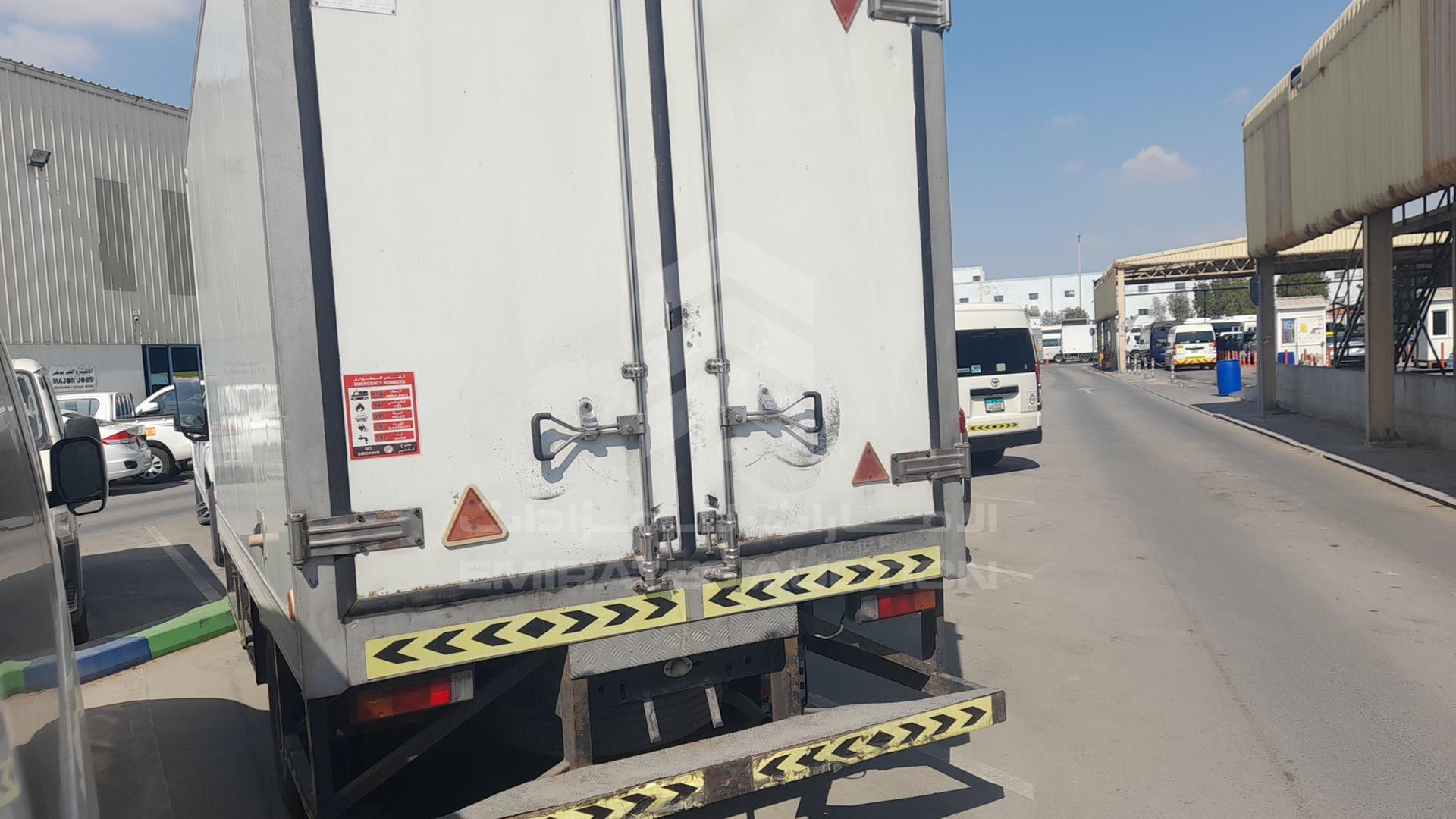 2015 MITSUBISHI CANTER VIN: JL7B6E1P8FK019136