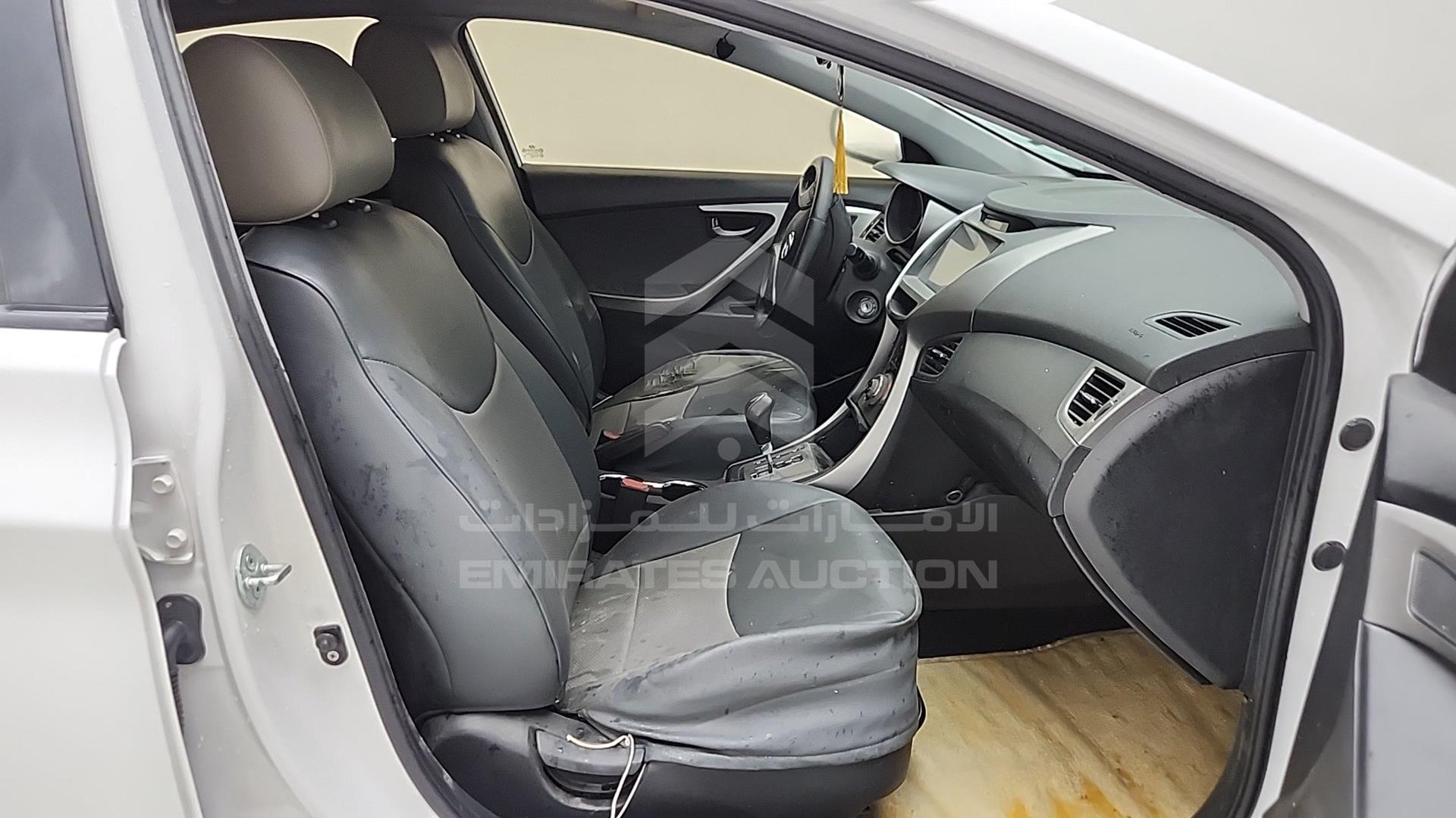 2014 HYUNDAI ELANTRA VIN: KMHDG41C8EU924159