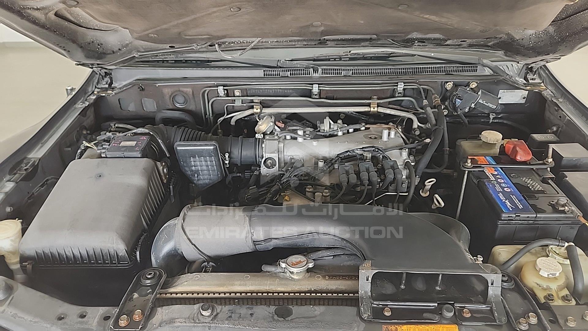 2002 MITSUBISHI PAJERO VIN: JMYLRV73W2J701499