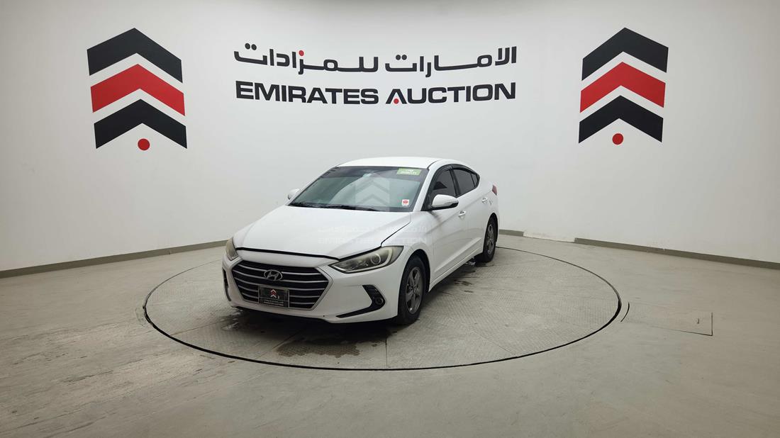 2019 Hyundai Avante — Front Left Angle — Photo 6