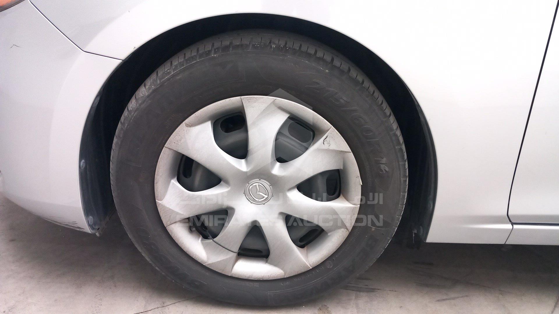 2019 MAZDA 3 VIN: JM7BN1SZ2K1242688