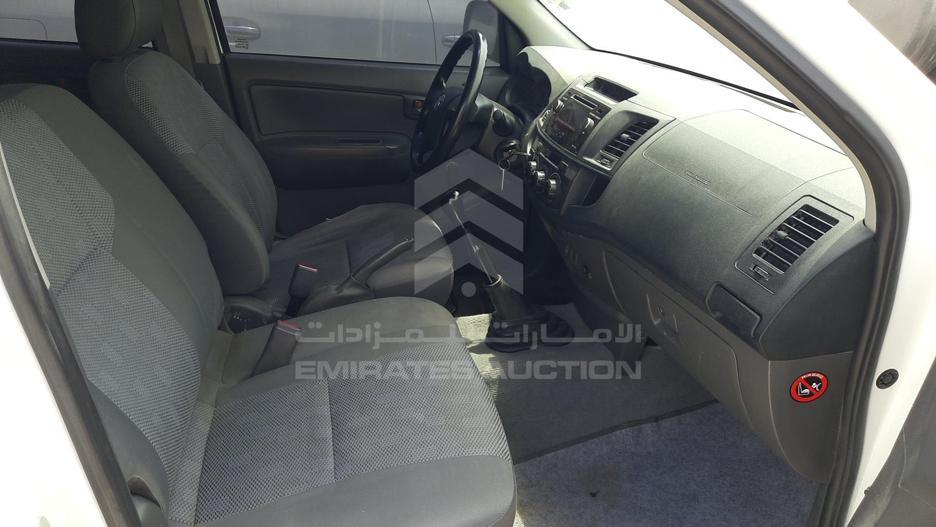 2014 TOYOTA HILUX VIN: MR0EX12G2E2346808