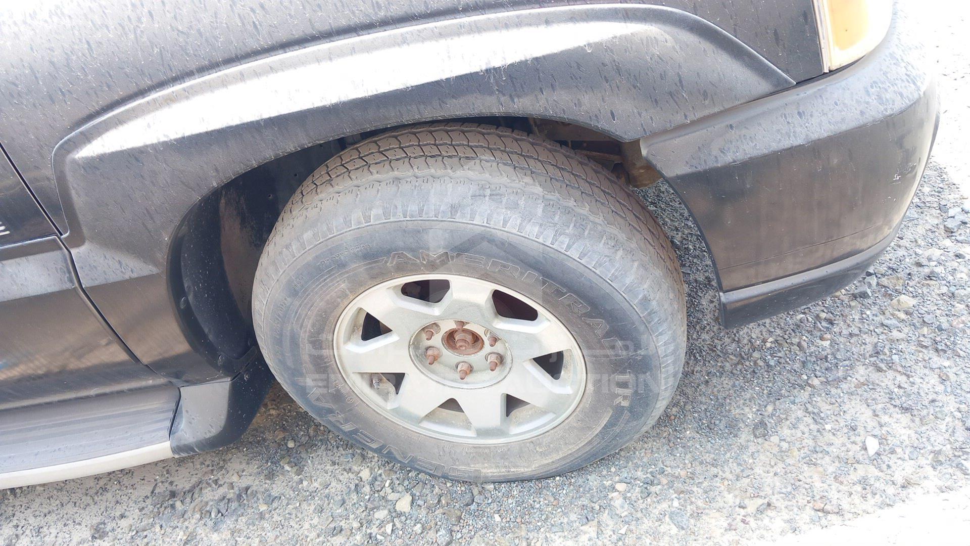 2004 CADILLAC ESCALADE VIN: 1GYEK63N84R291868