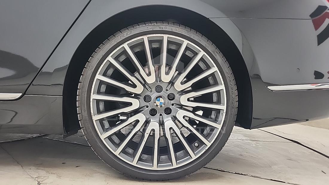2016 BMW 740 LI — Rear Left Tyre — Photo 38