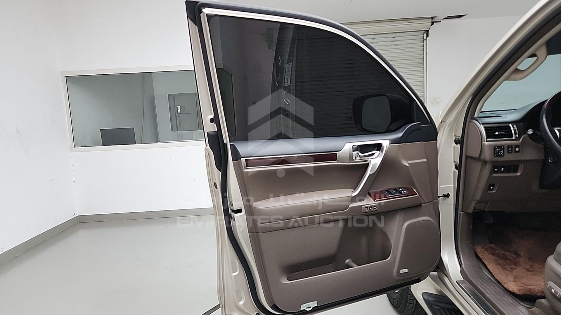 2015 LEXUS GX 460 VIN: JTJJM7FX3F5101726