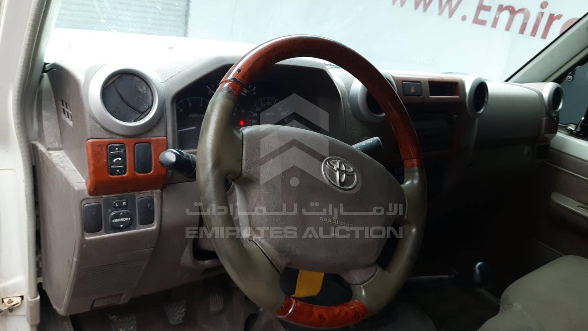 2014 TOYOTA LAND CRUISER VIN: JTFLU73J4E4553353