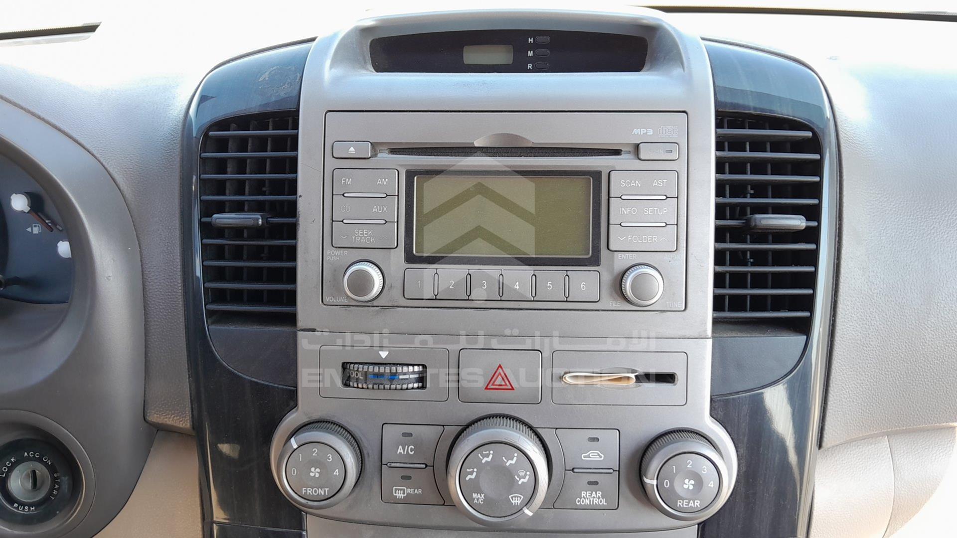 2011 KIA CARNIVAL VIN: KNAMH8177B6386899