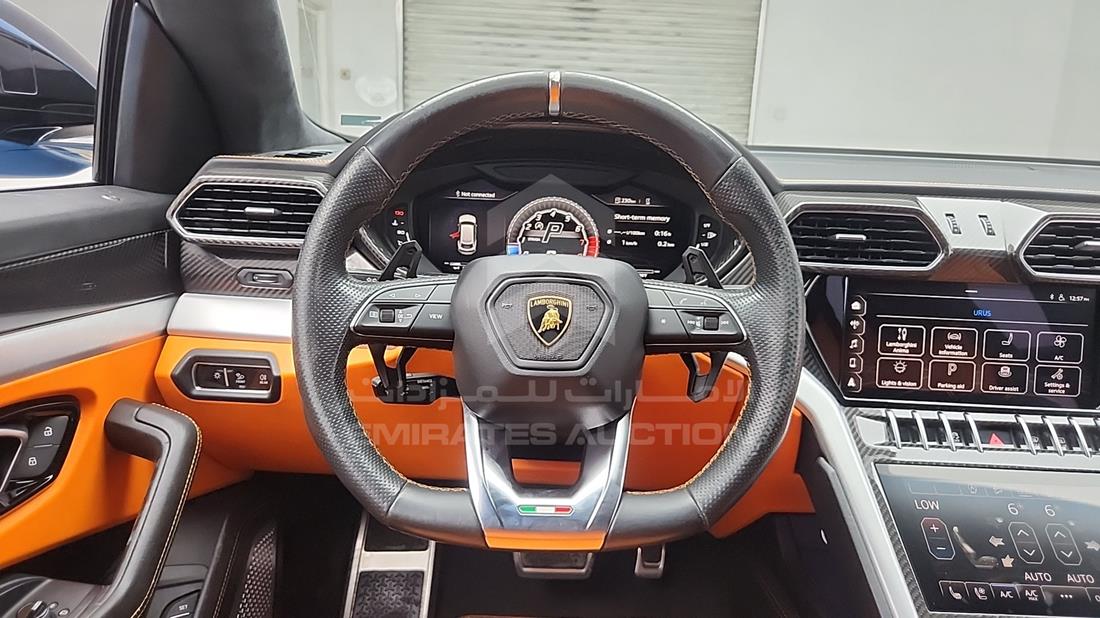 2021 Lamborghini Urus — Steering & Mounted Controls — Photo 16