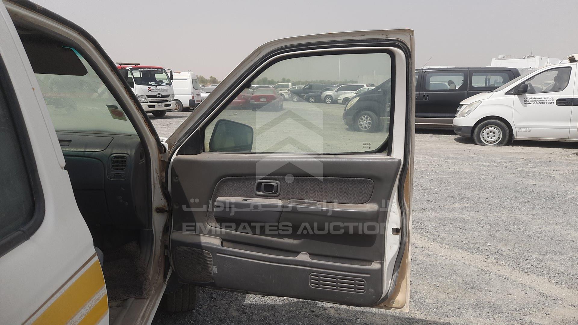 2010 NISSAN PICK UP D/C VIN: MNTDD23Y4A6000481