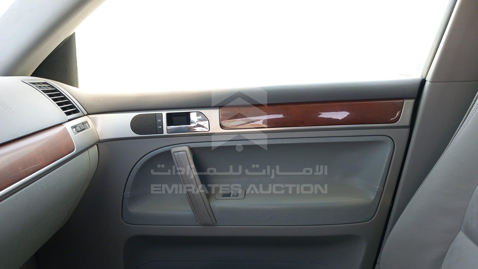2005 VOLKSWAGEN TOUAREG VIN: WVGAE57L85D054872
