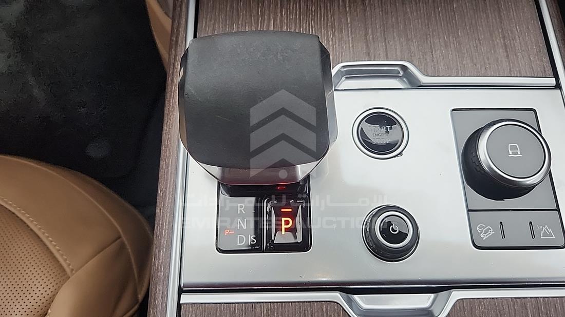2023 Range Rover HSE — Gear View — Photo 21
