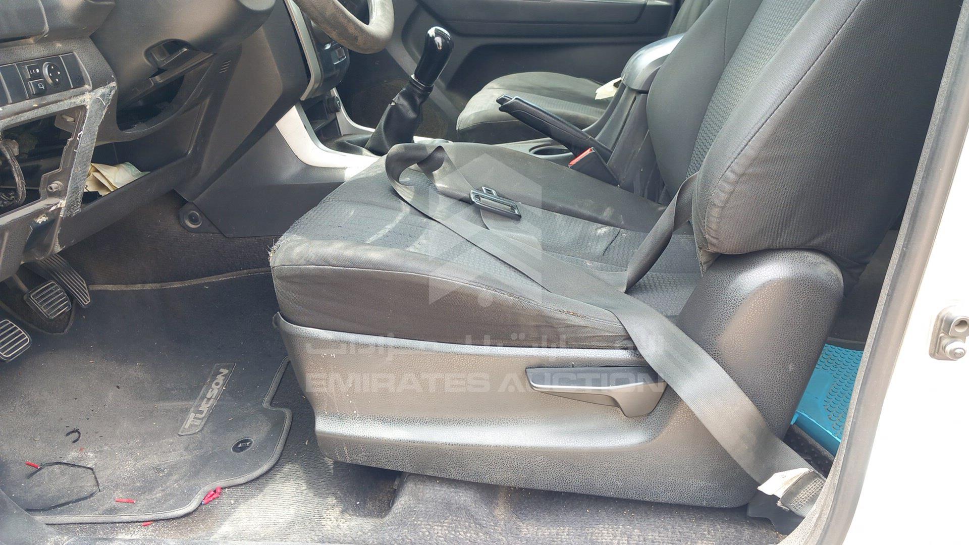 2015 ISUZU D-MAX VIN: MPAEL3317FT013569