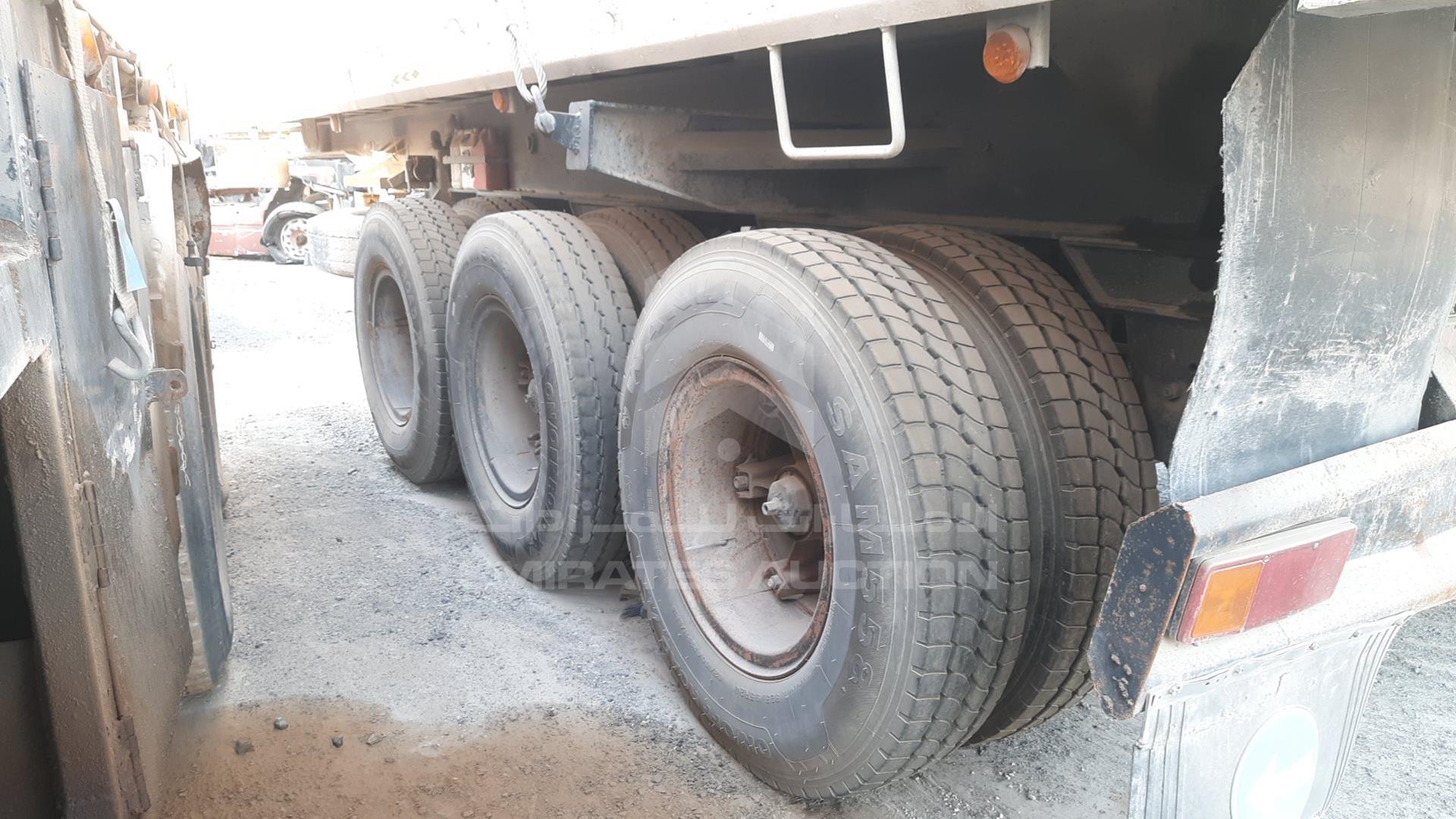 2008 3 AXLES TIPPER TRAILER --- VIN: UAE3S0108R032683
