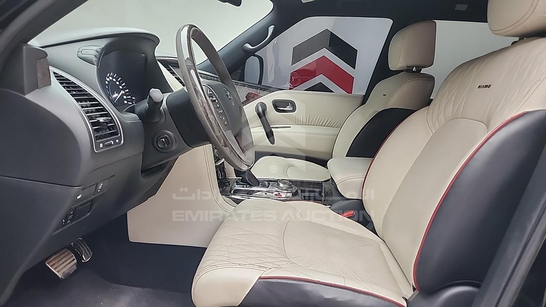 نيسان باترول نيسمو 2018 — زاوية السائق الأمامية اليسرى — صورة 15