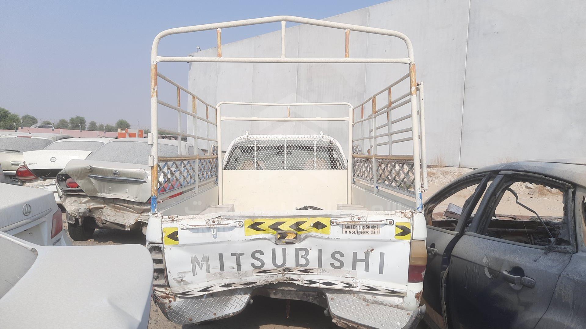 1998 MITSUBISHI L 300 VIN: MMB0NK620WD052923
