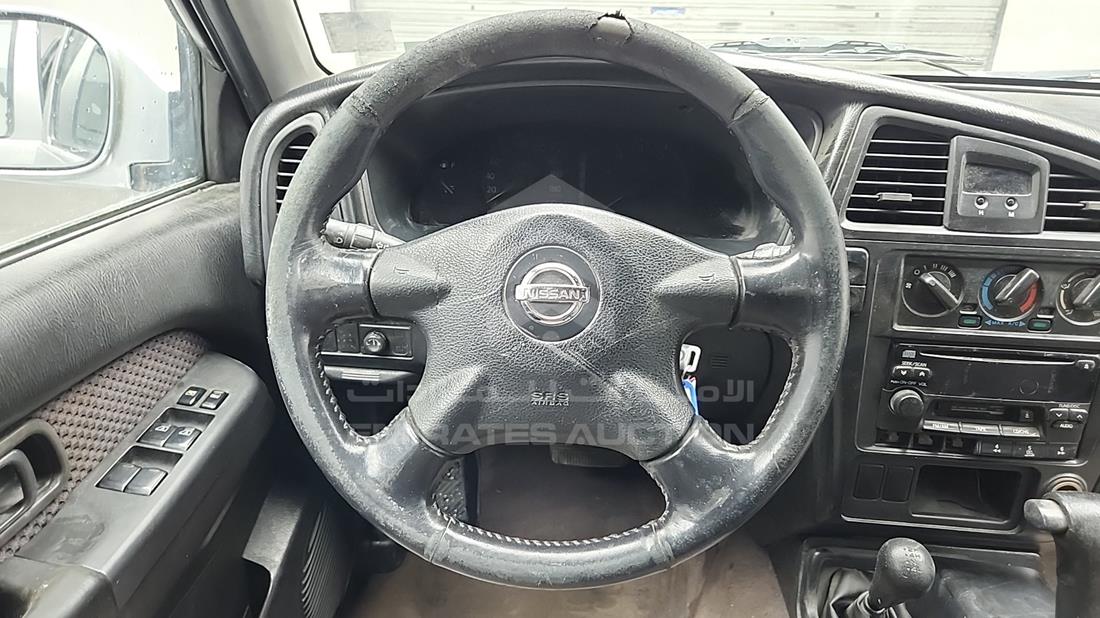 2005 Nissan Pathfinder — Steering & Mounted Controls — Photo 18