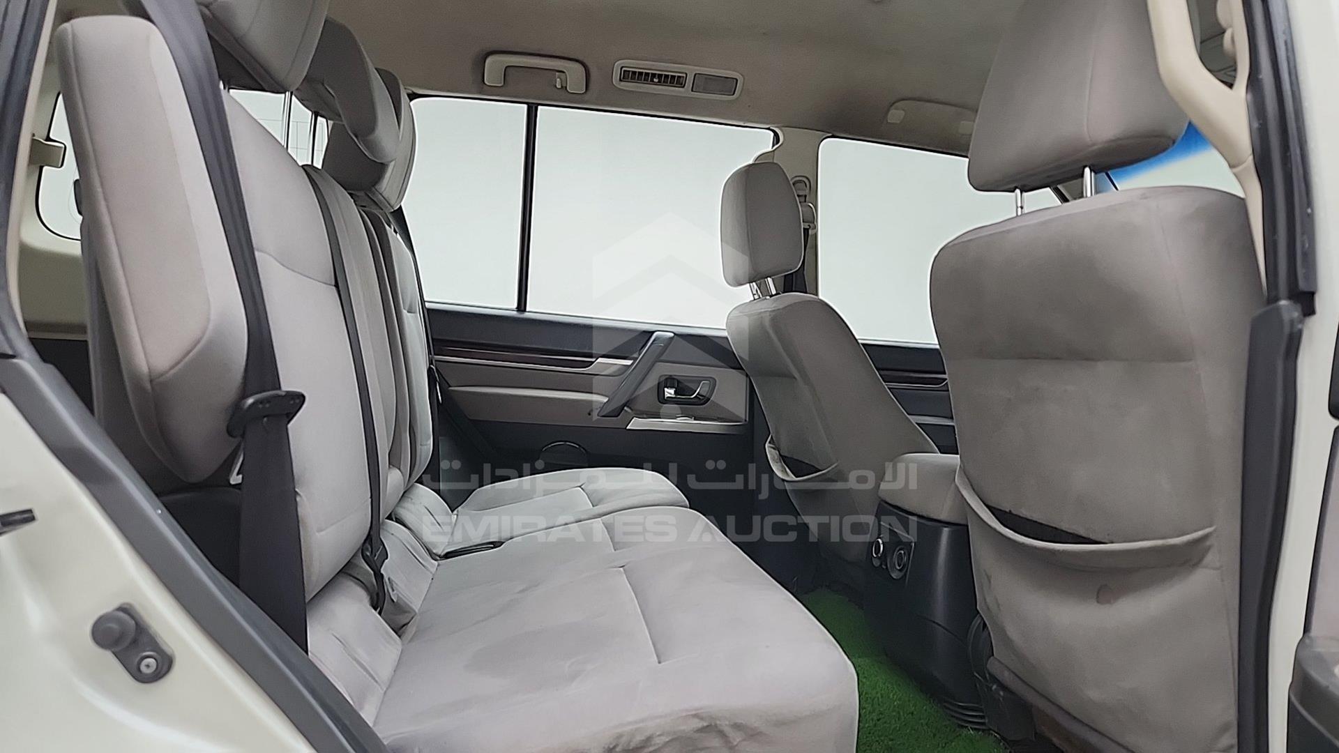 2014 MITSUBISHI PAJERO VIN: JMYLRV95WEJ717770