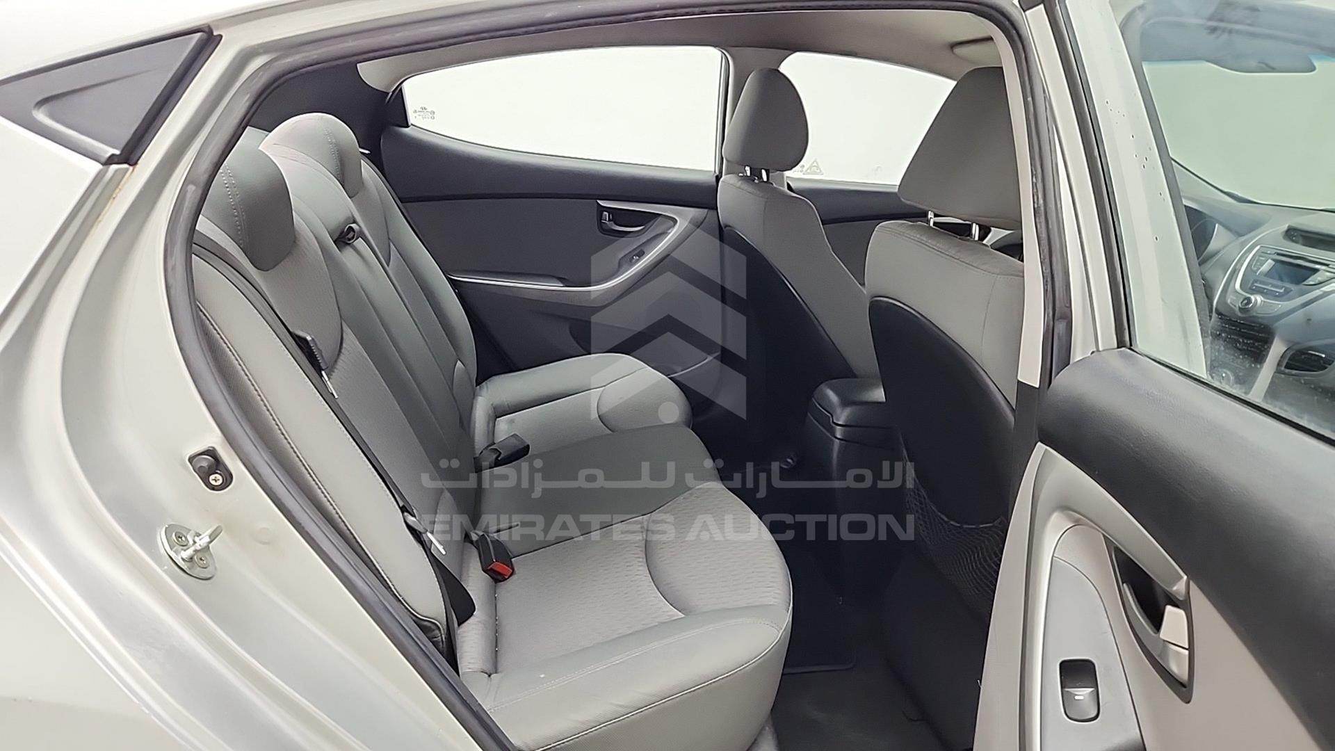2014 HYUNDAI ELANTRA VIN: KMHDG41C5EU823807