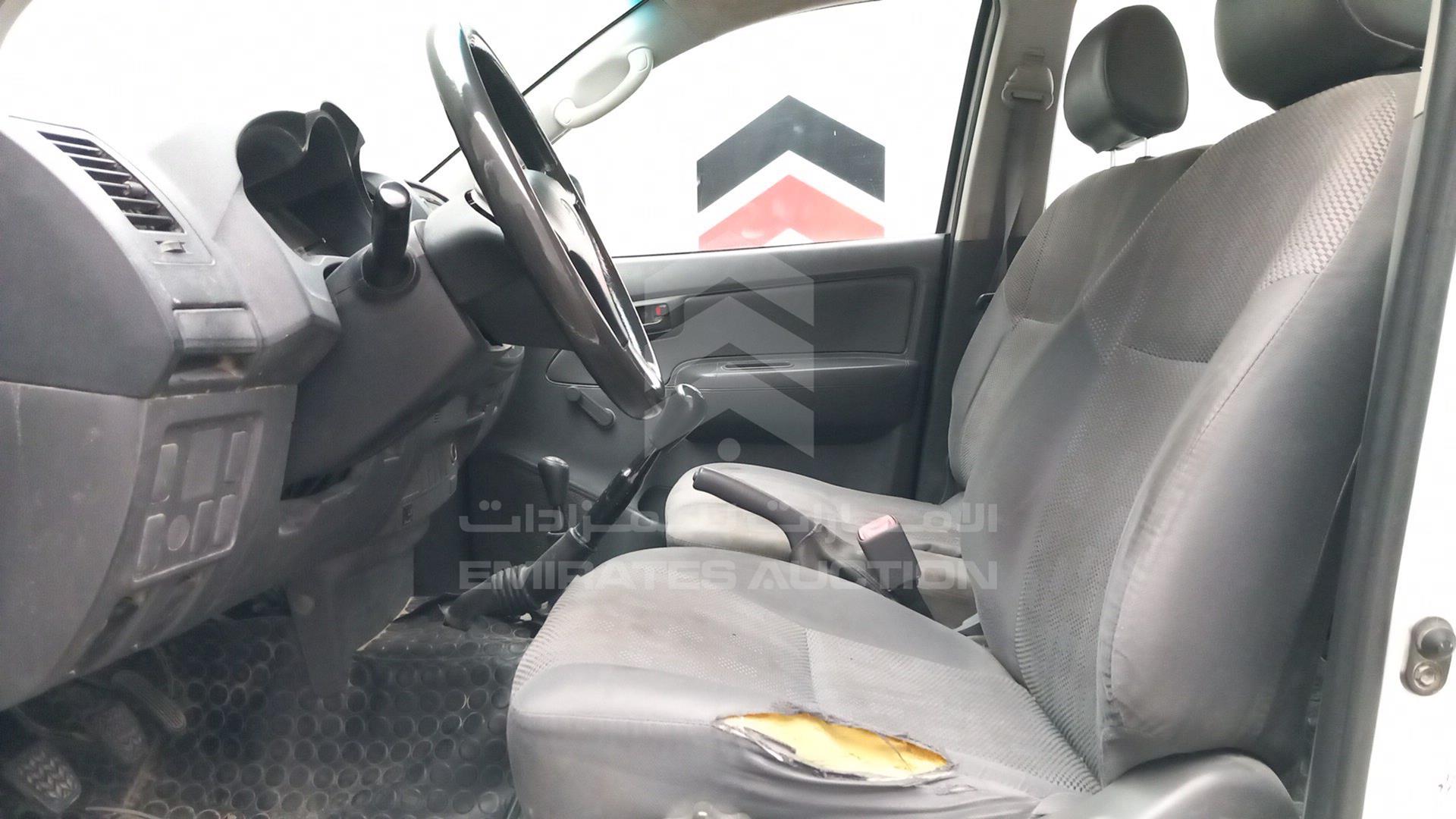 2013 TOYOTA HILUX VIN: MR0FX22G6D1360368