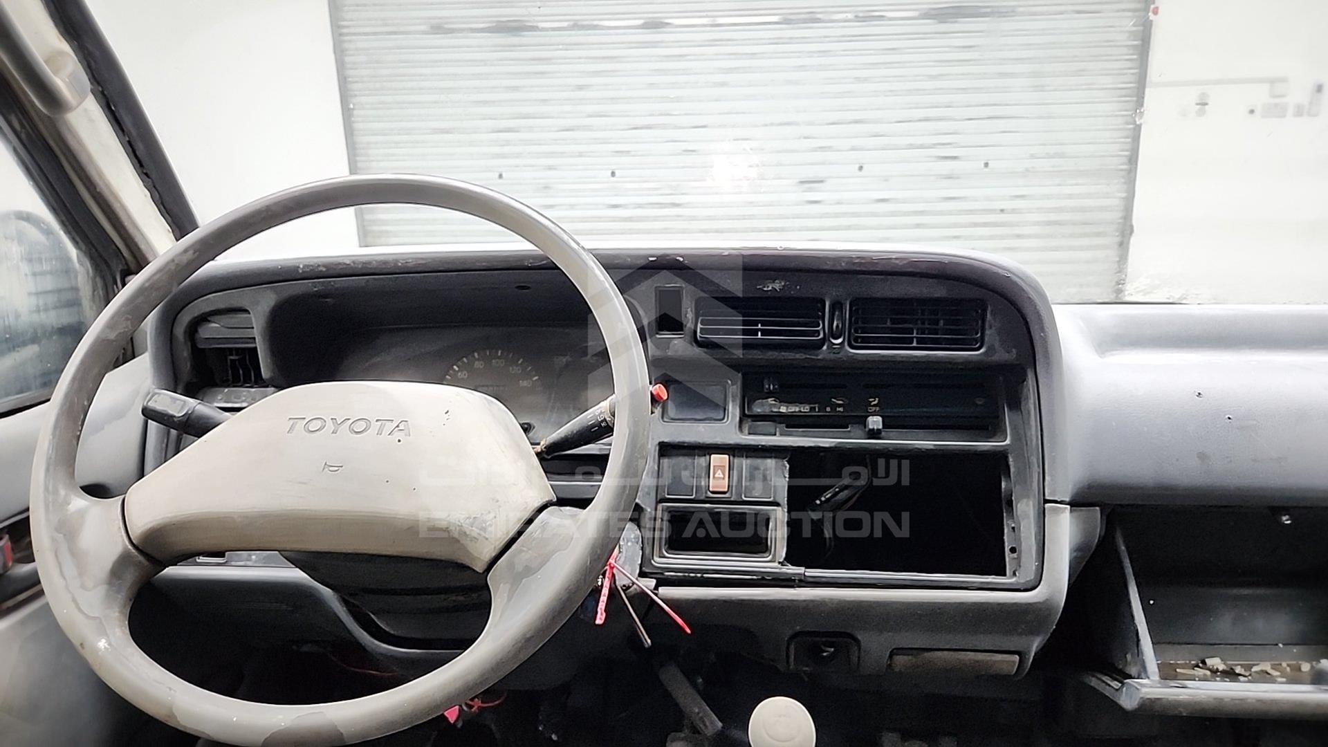 1996 TOYOTA HIACE VIN: RZH1150002393