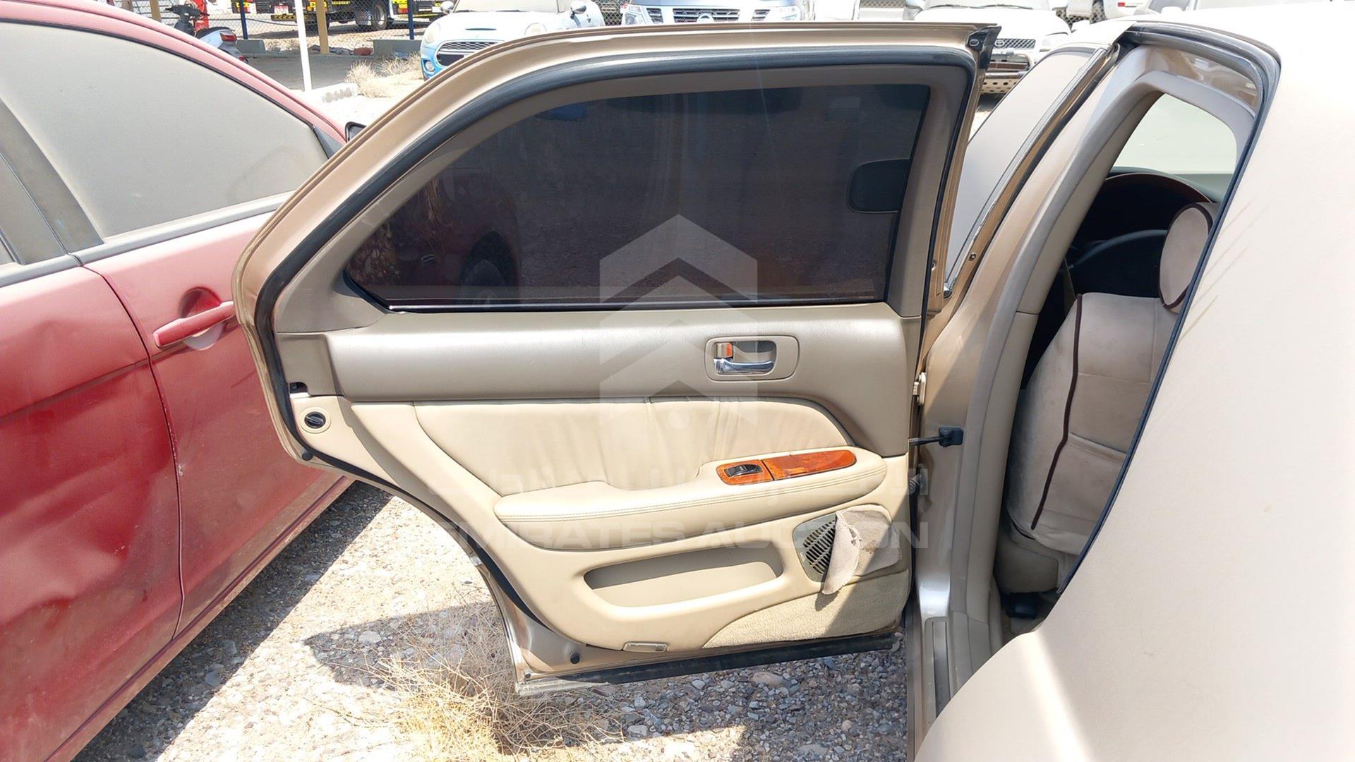 1998 LEXUS LS400 VIN: JT8BH28F2W0128608