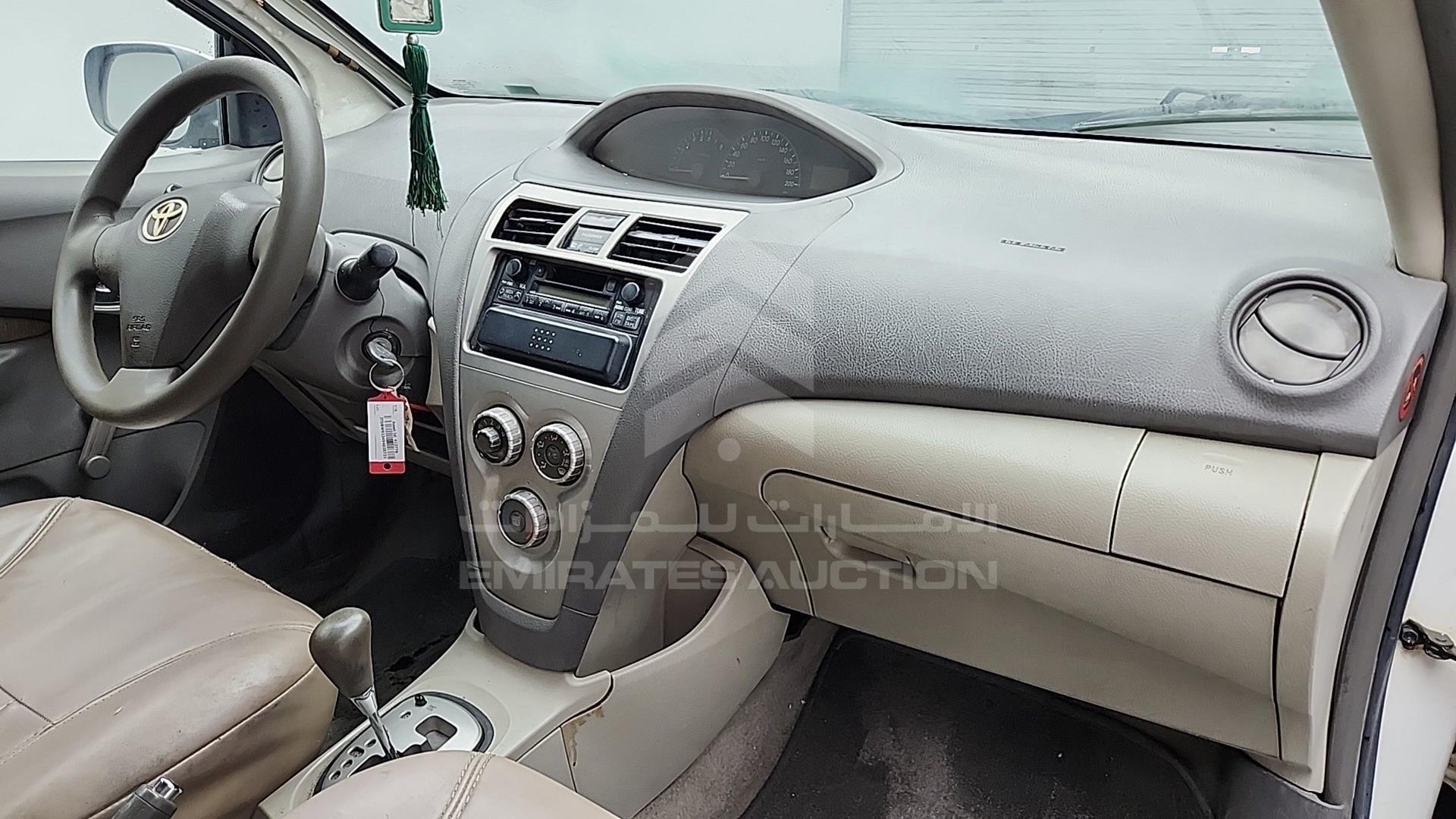 2009 TOYOTA YARIS VIN: JTDBW923494025721