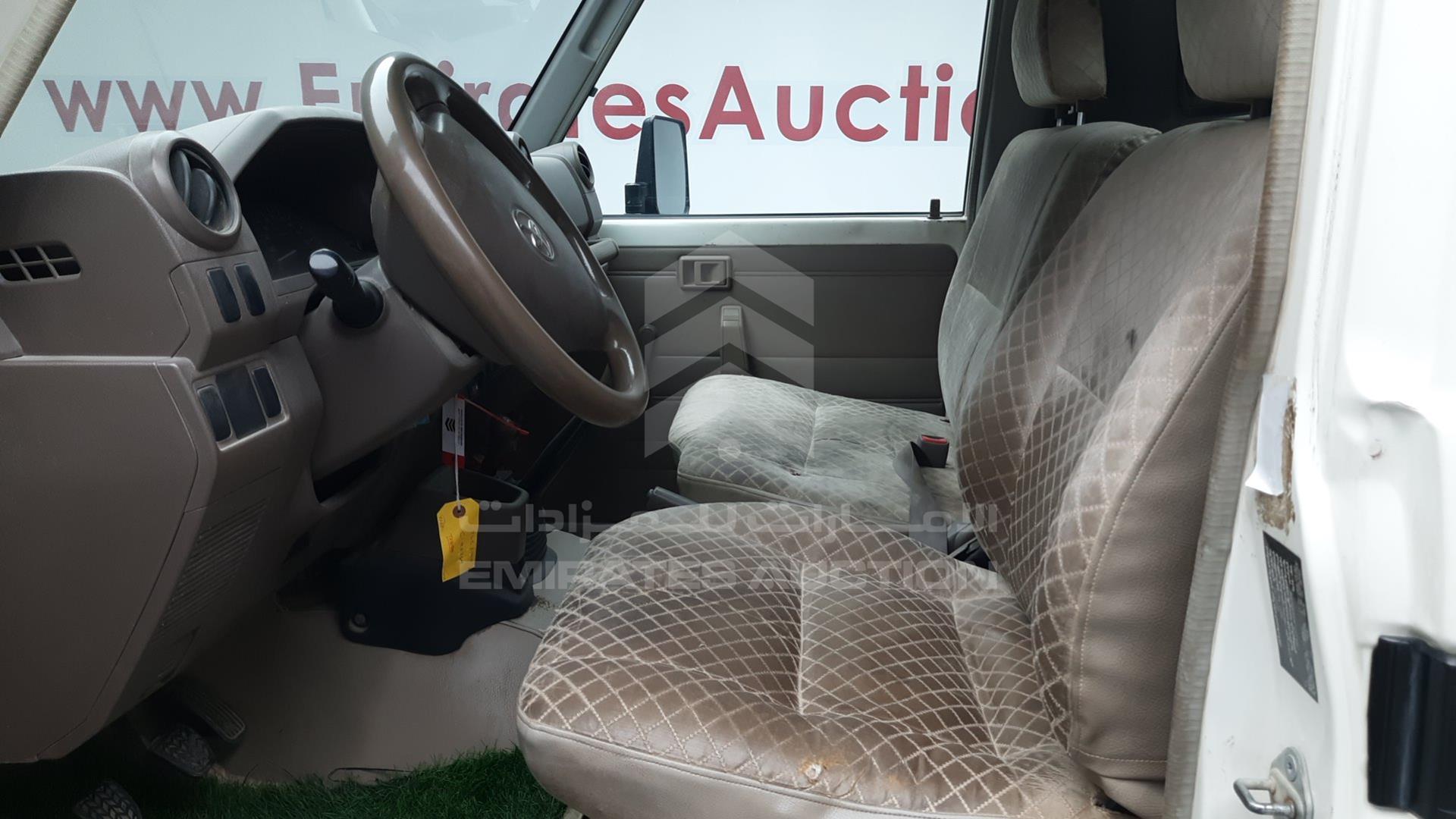 2010 TOYOTA LAND CRUISER VIN: JTFLU71J6A4302704