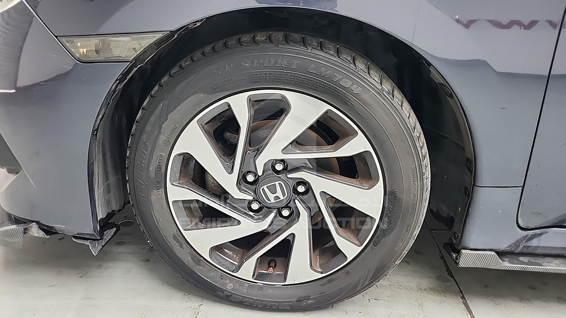 2018 HONDA CIVIC VIN: 19XFC2678JE450196