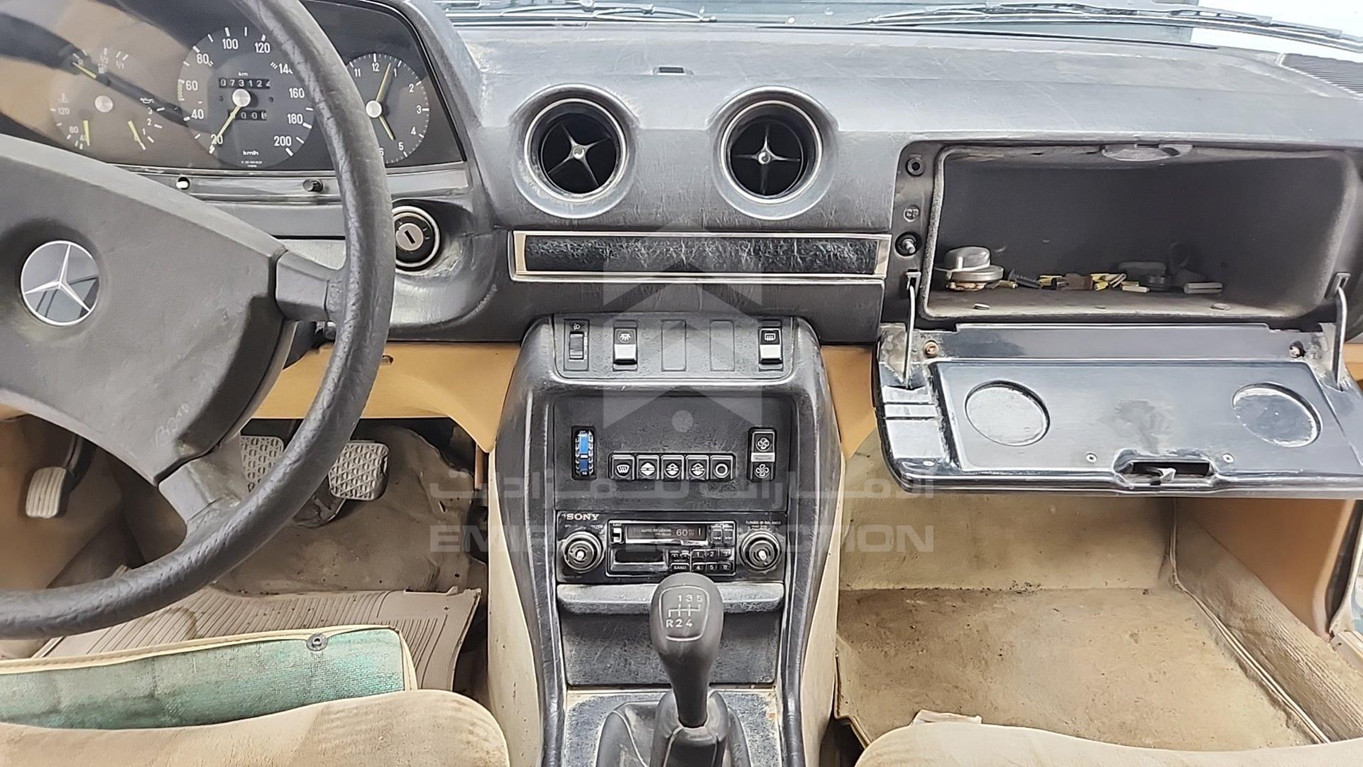 1981 MERCEDES 250 VIN: WDB12302810105896